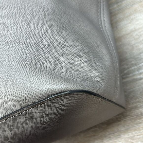 9770 Michael Kors gray tote bag - Picture 11 of 16